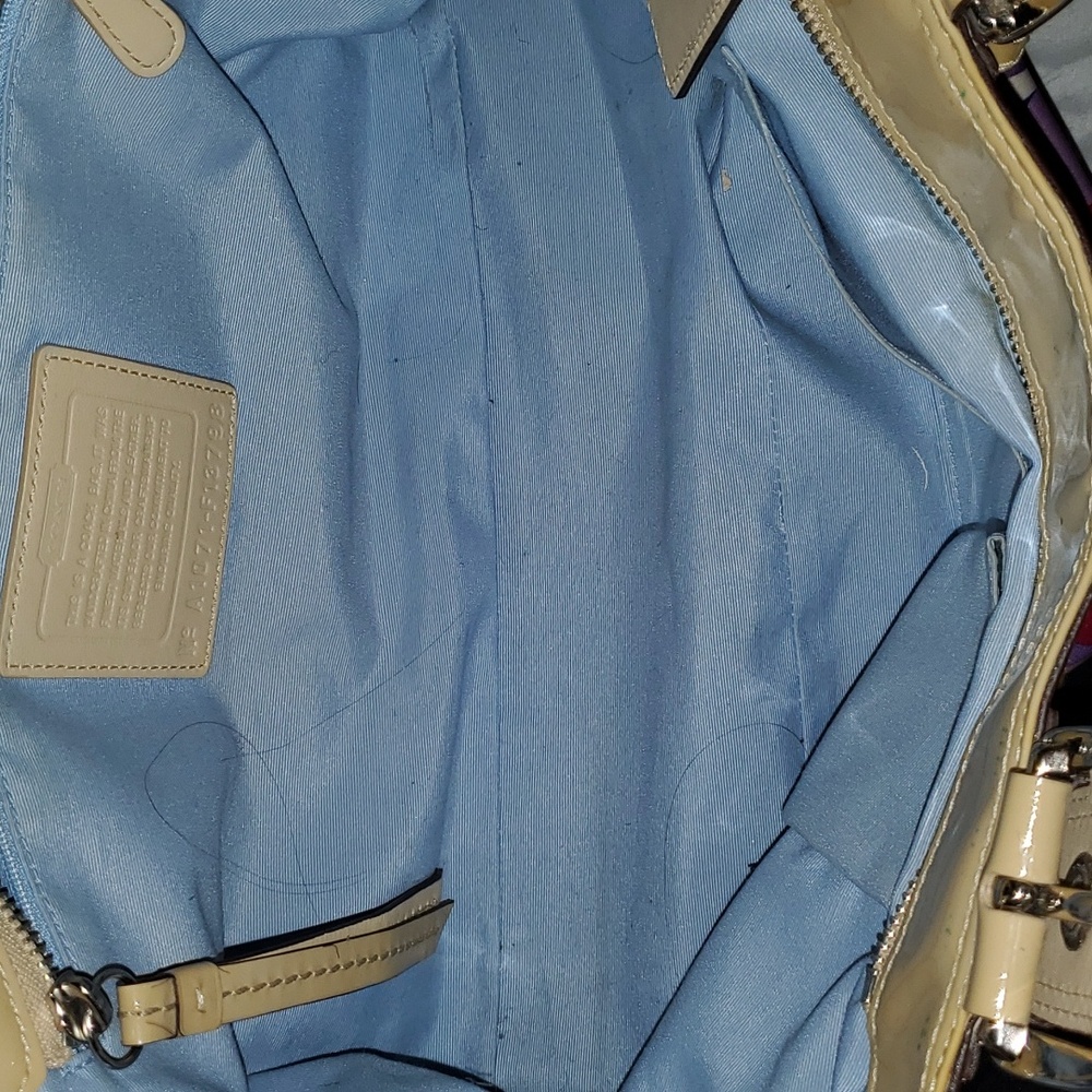 Authentic Coach purse, medium in size, and very cute and colorful as you can see - Picture 3 of 6